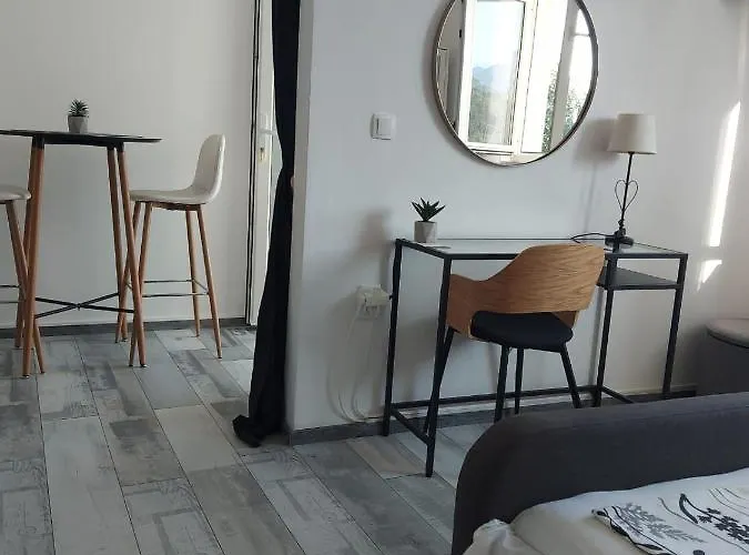 Lucija 科尔丘拉