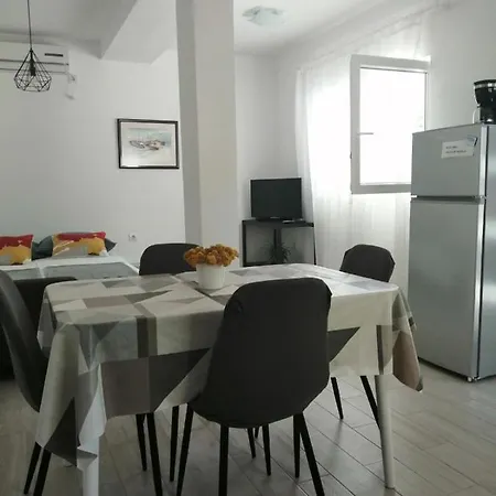 Lucija * Κόρτσουλα