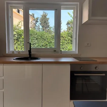 Lucija Διαμέρισμα *