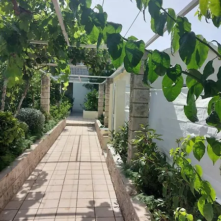 Διαμέρισμα Lucija *