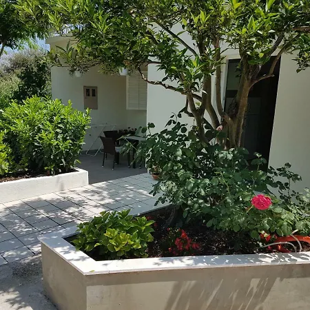 Apartment Lucija *